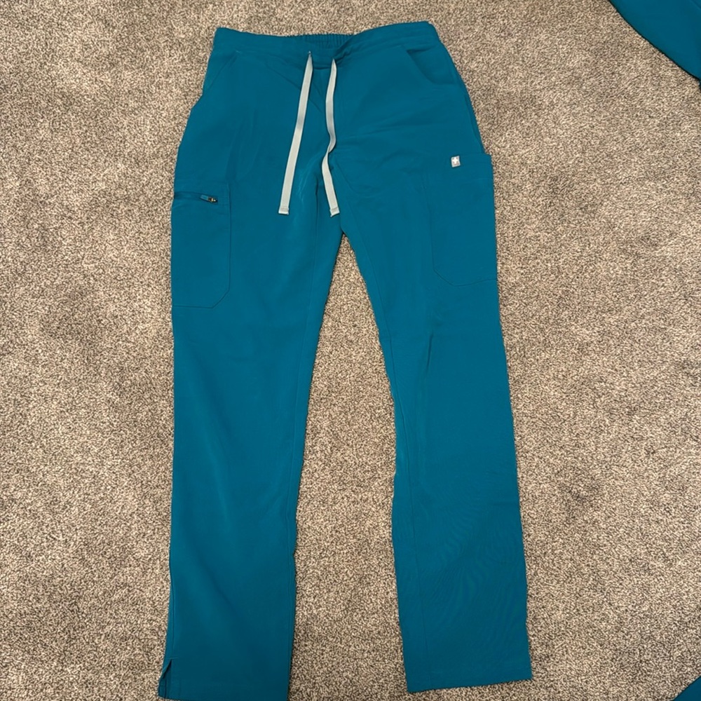 Figs pacific blue XS Yolas